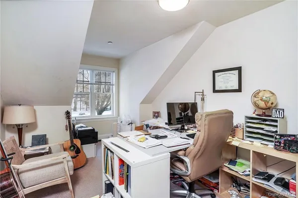 $4,100 | 297 West Post Road, White Plains, NY 10606