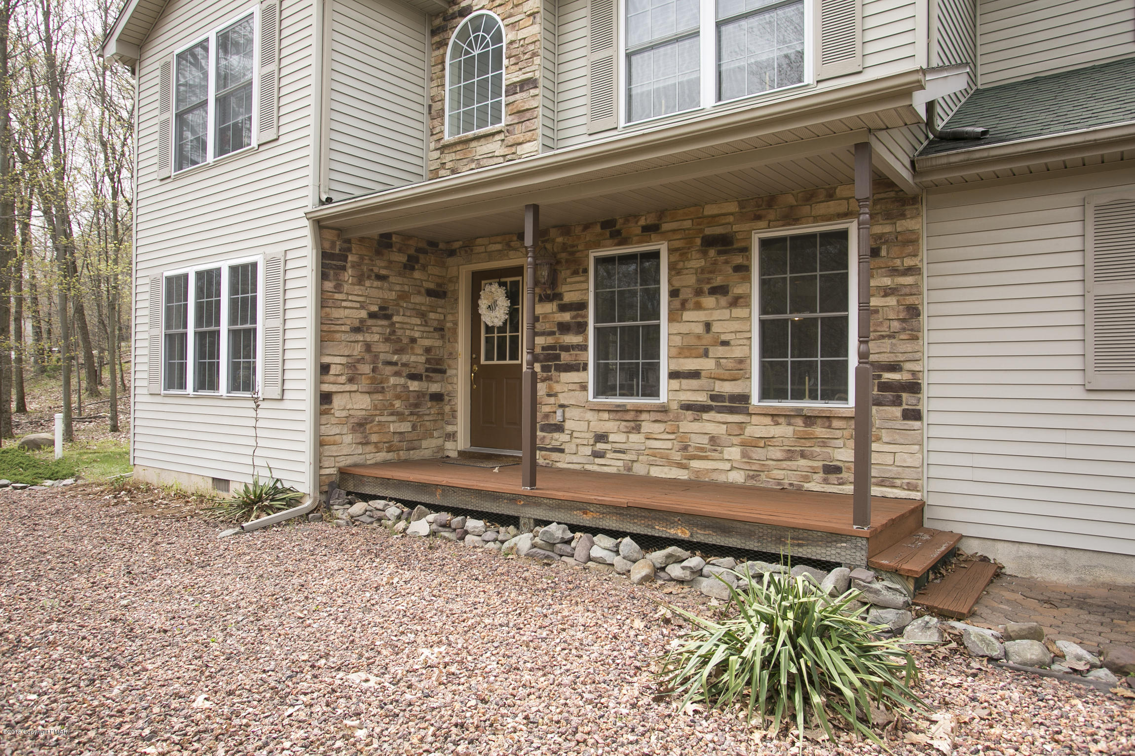 223 Cactus Road Stroudsburg, PA 18360 - Photo 30 of 38 front view of a house
