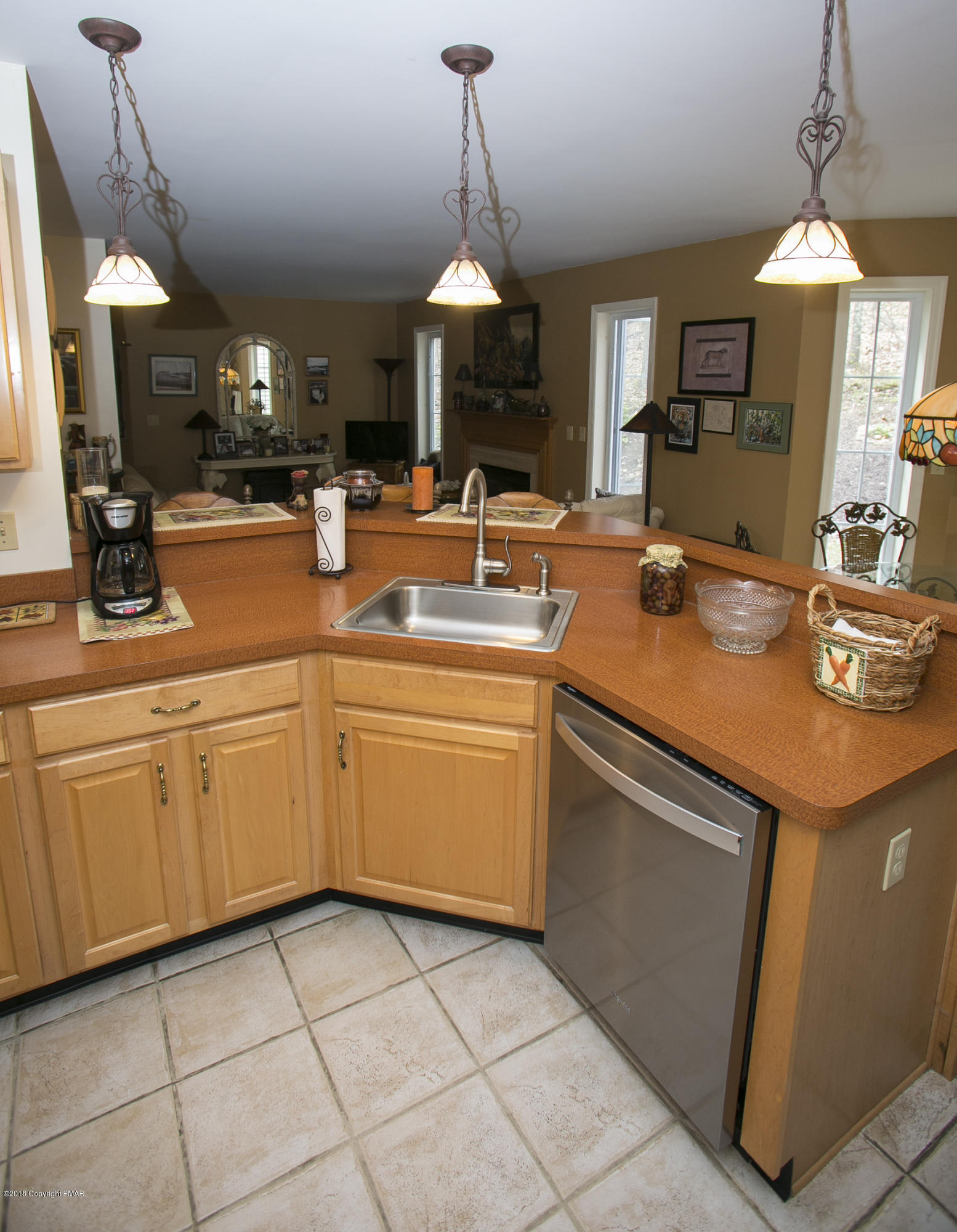 223 Cactus Road Stroudsburg, PA 18360 - Photo 5 of 38