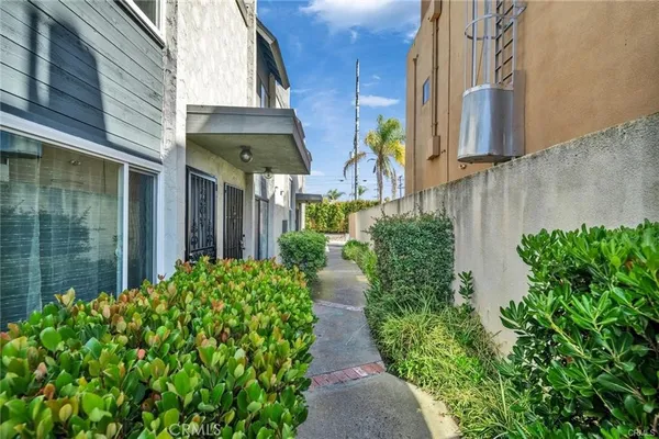 $2,950 | 5372 Clairemont Mesa Boulevard, San Diego, CA 92117