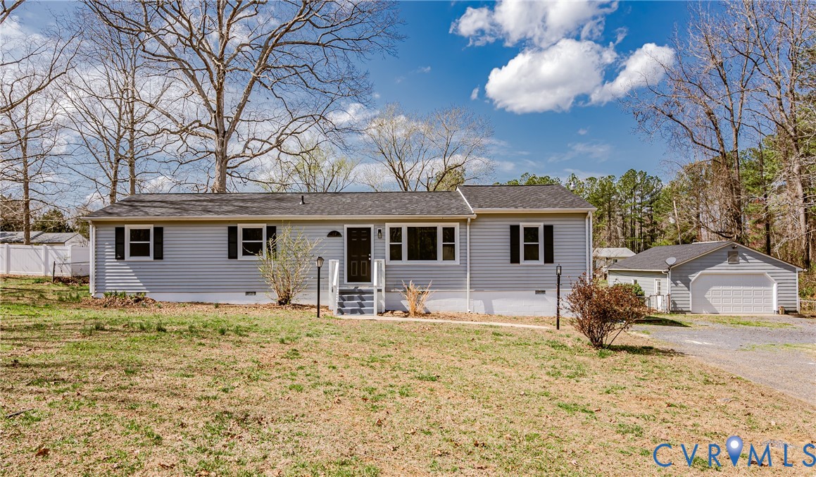 15412 Exter Mill Road Chesterfield, VA 23838 - Photo 4 of 66 Single story home featuring crawl space, a garage,