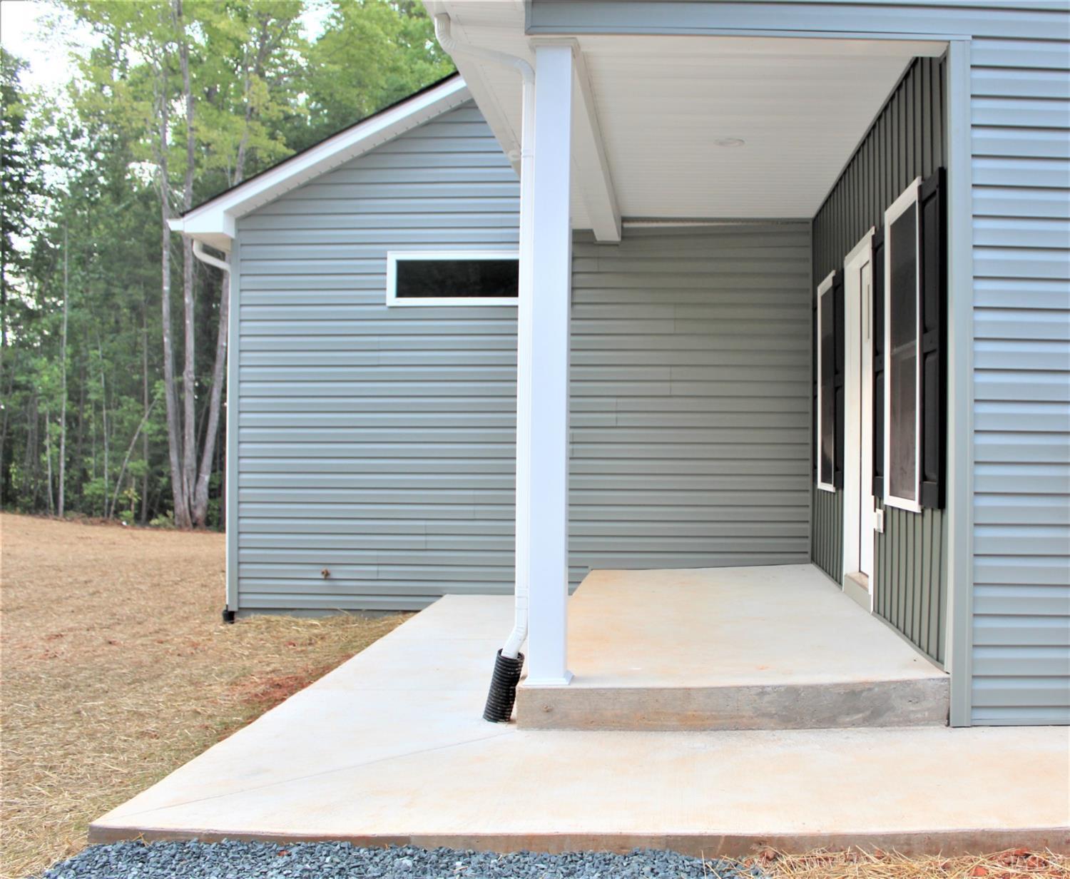 266 Spring Grove Road Spout Spring, VA 24593 - Photo 4 of 28