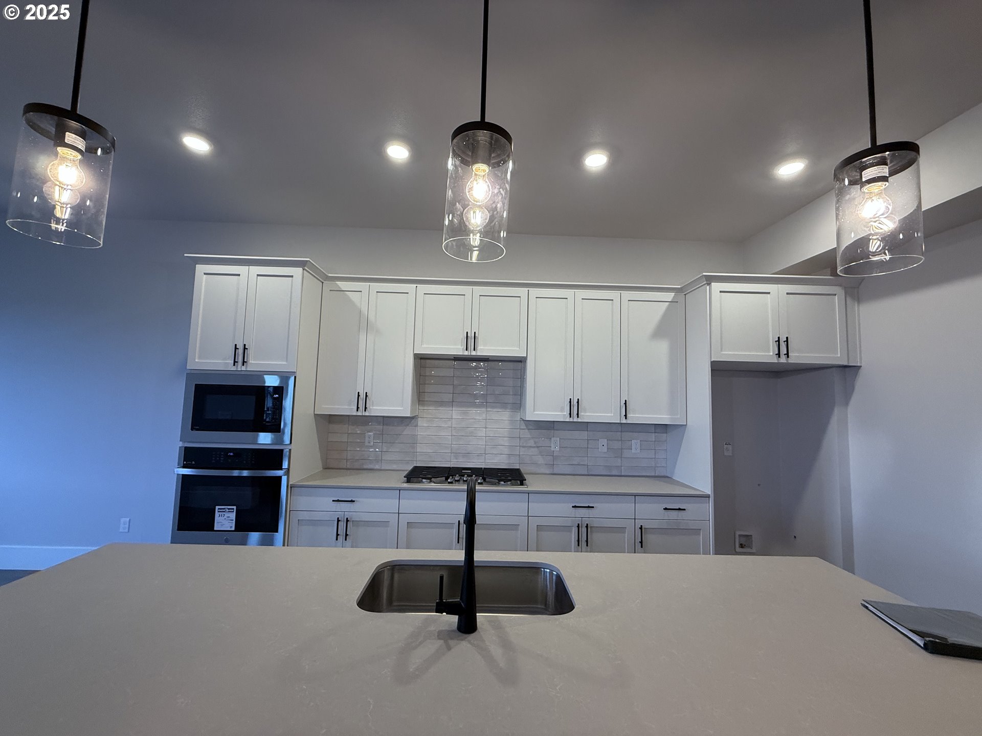 17930 Southwest Howlock Lane Beaverton, OR 97007 - Photo 2 of 14 Gallery Image 2