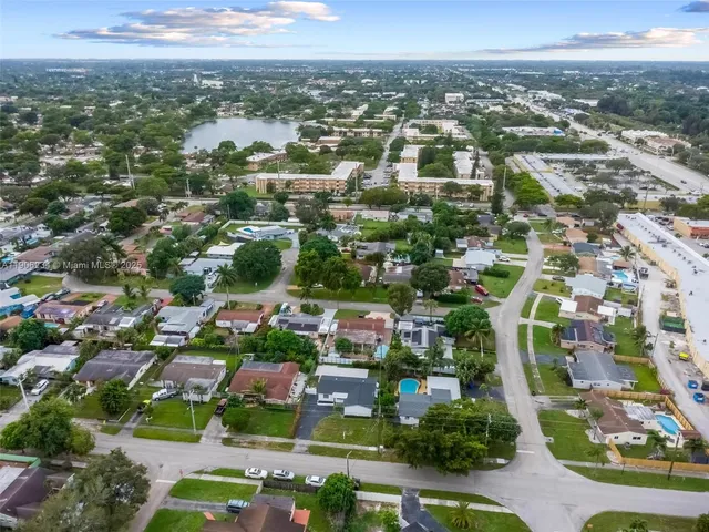 $560,000 | 4020 North 67th Avenue, Hollywood, FL 33024