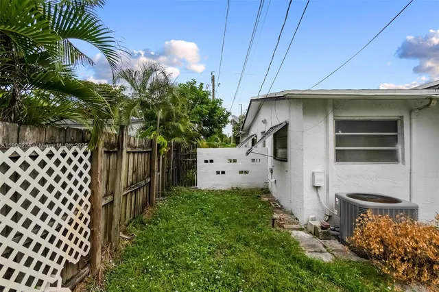 $560,000 | 4020 North 67th Avenue, Hollywood, FL 33024
