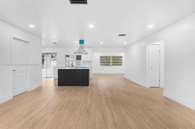 $560,000 | 4020 North 67th Avenue, Hollywood, FL 33024