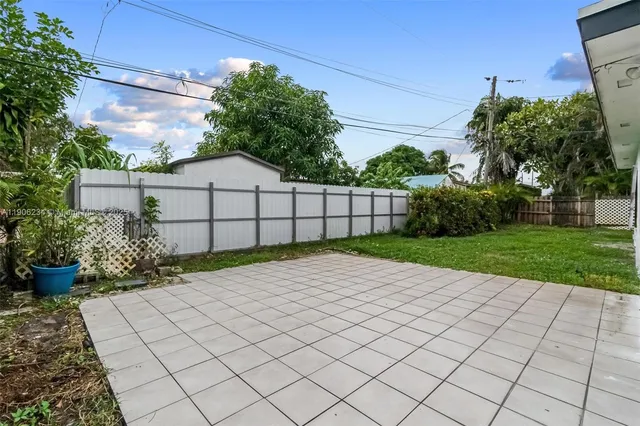 $560,000 | 4020 North 67th Avenue, Hollywood, FL 33024