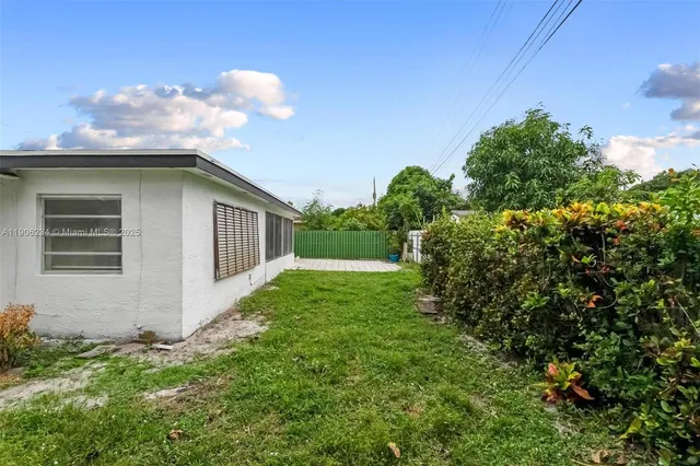 $560,000 | 4020 North 67th Avenue, Hollywood, FL 33024