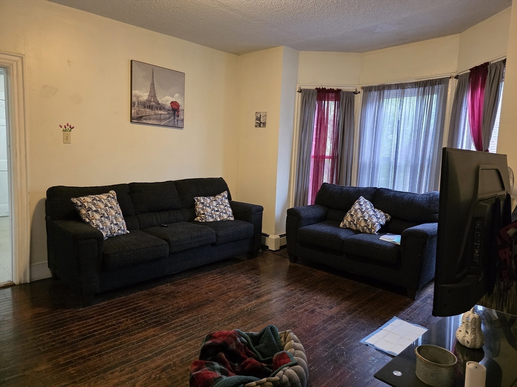 4 Home Street Worcester, MA 01609 - Photo 10 of 20