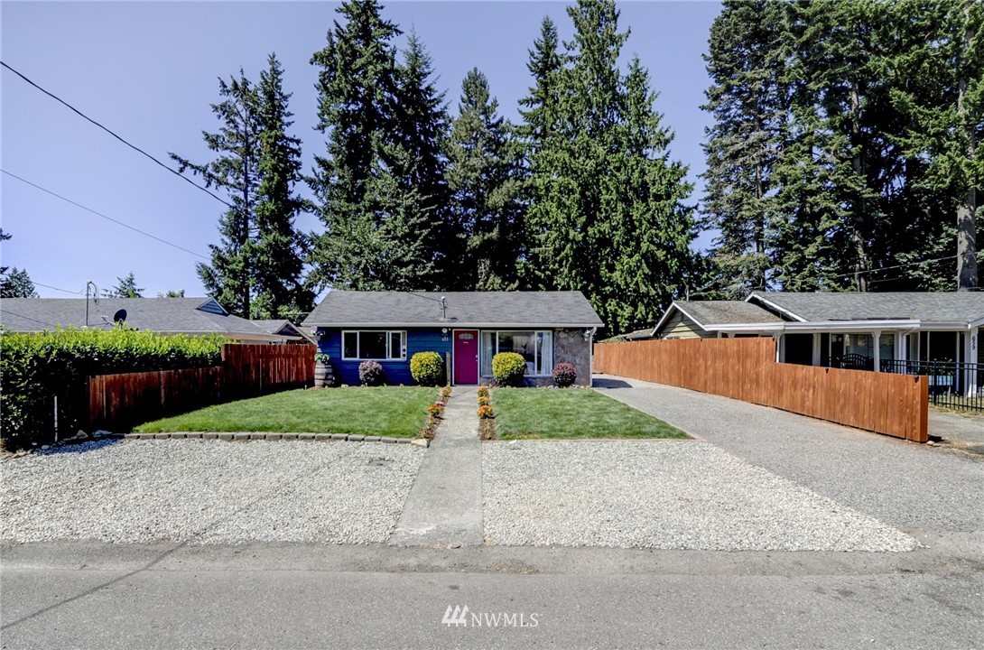655 Redmond Avenue Northeast Renton, WA 98056 - Photo 3 of 30