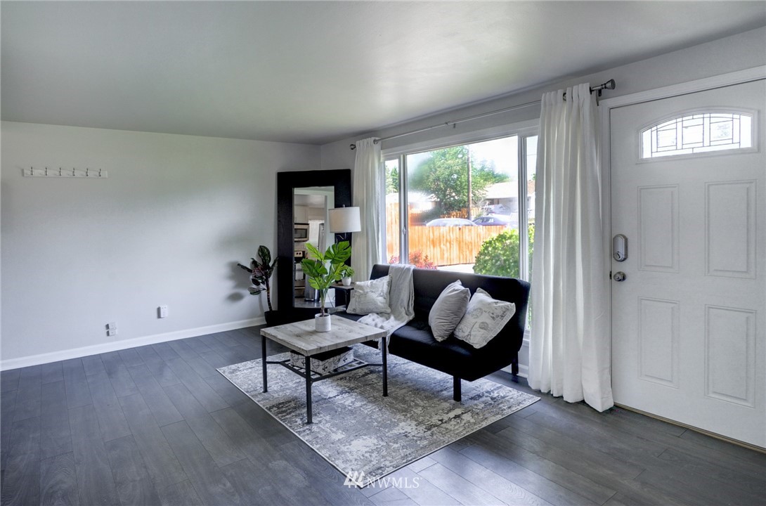 655 Redmond Avenue Northeast Renton, WA 98056 - Photo 5 of 30