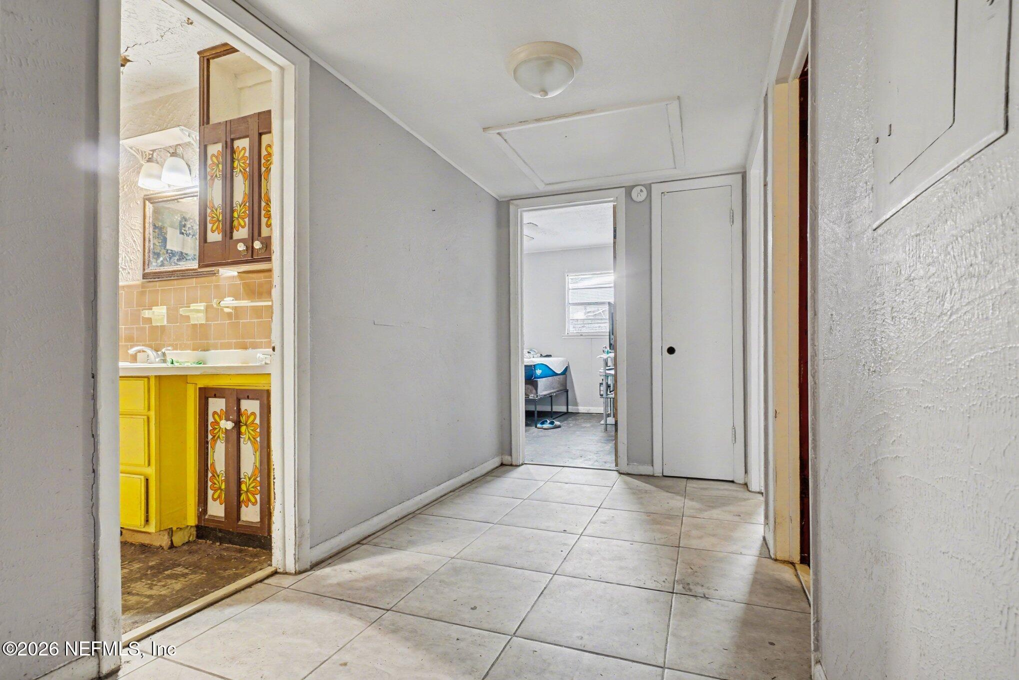 1826 Leon Road Jacksonville, FL 32246 - Photo 11 of 23 a view of a bathroom with a glass door