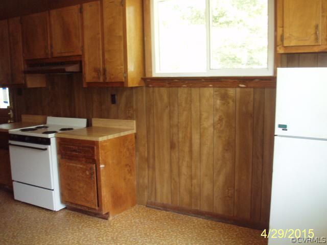 110 Wootton Road Sandston, VA 23150 - Photo 6 of 10 a utility room with dryer and washer