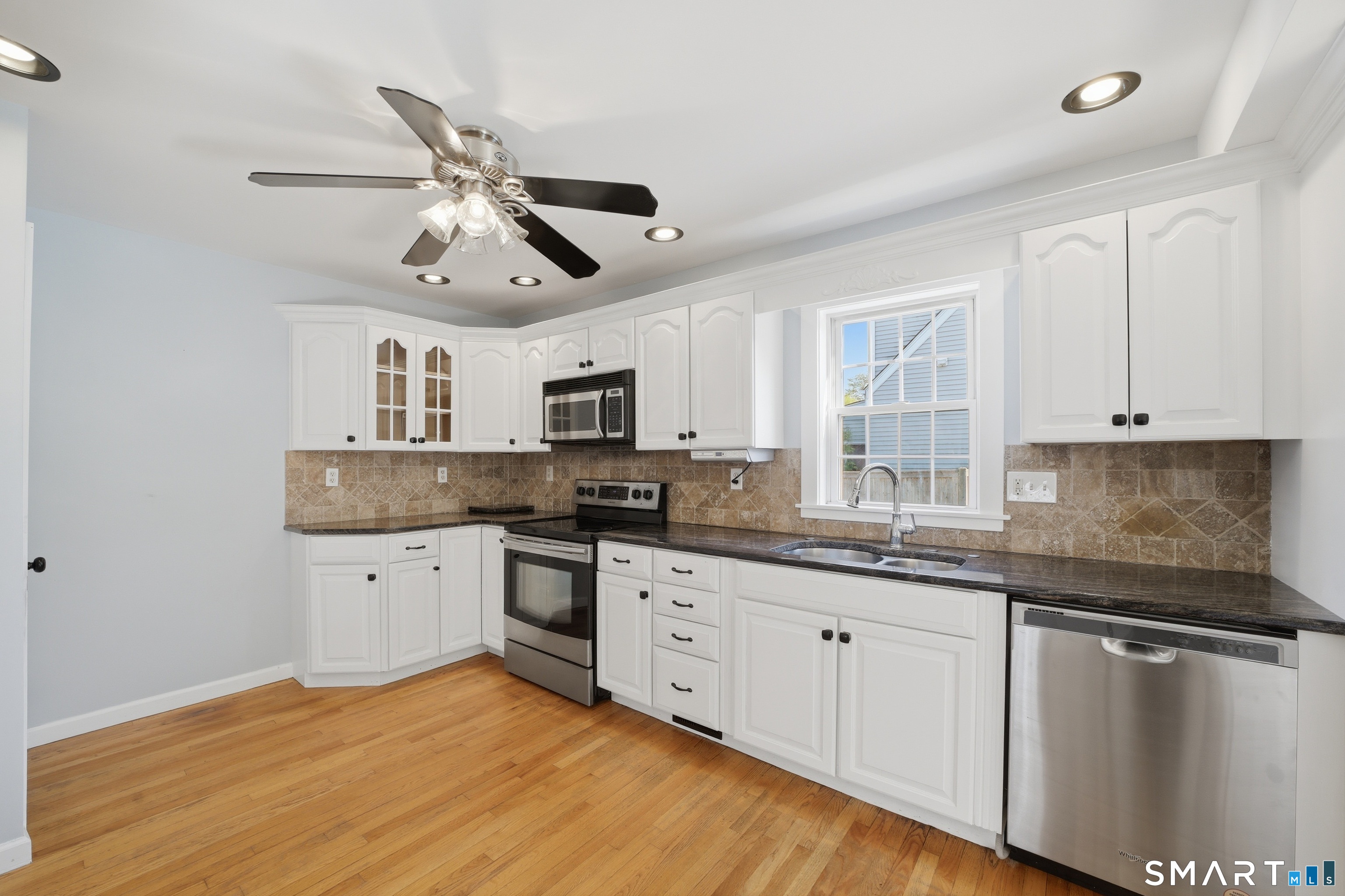 775 Stratford Road Stratford, CT 06615 - Photo 11 of 40
