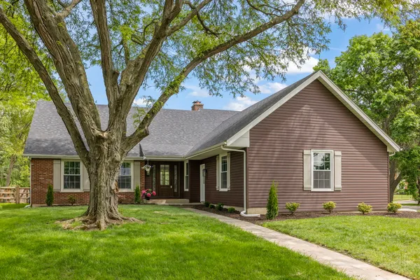 $875,000 | 210 Westmoreland Lane, Naperville, IL 60540