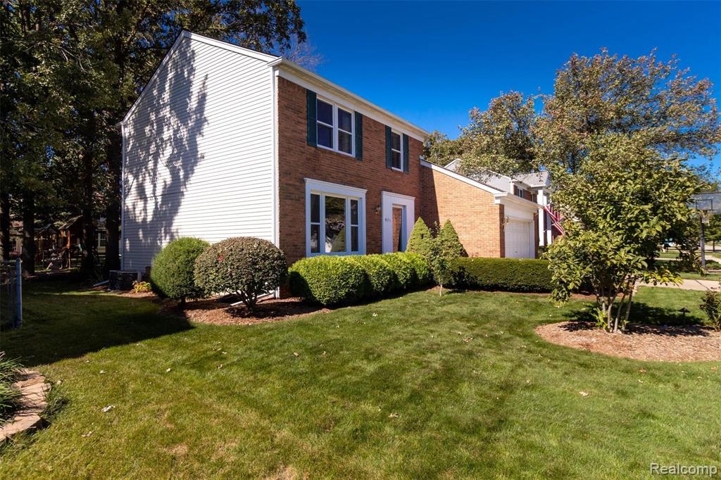 971 Paddington Road Canton, MI 48187 - Photo 2 of 42
