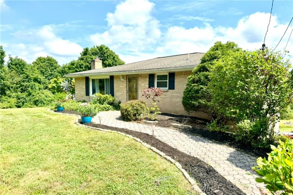 1050 Elicker Road Pittsburgh, PA 15239 - Photo 2 of 19 Gallery Image 2