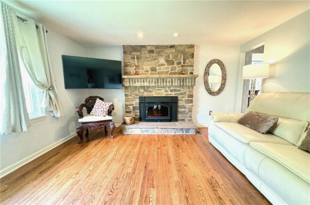 1050 Elicker Road Pittsburgh, PA 15239 - Photo 5 of 19 Gallery Image 5
