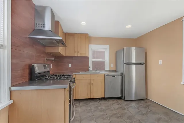 $799,900 | 256 High Street, Pawtucket, RI 02860