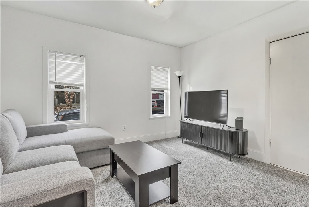 256 High Street Pawtucket, RI 02860 - Photo 4 of 40