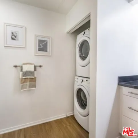 $2,659 | 245 Pine Avenue, Unit 220, Long Beach, CA 90802