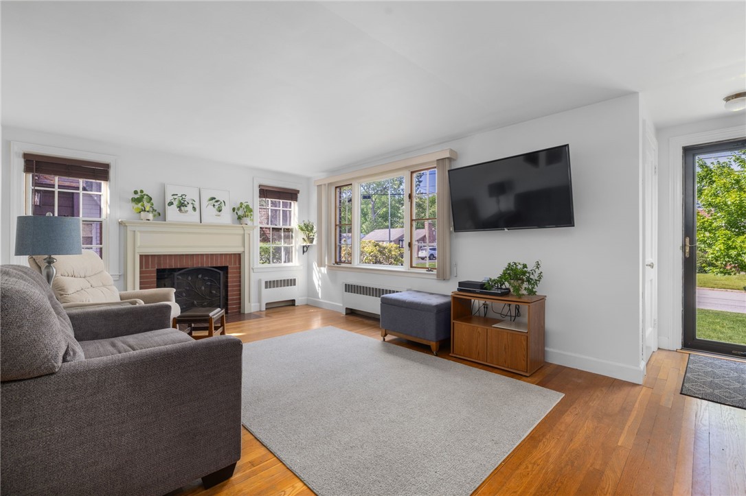 87 Frontier Road Warwick, RI 02889 - Photo 6 of 50