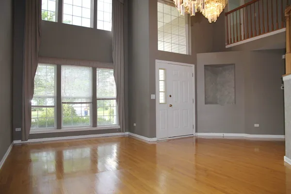$3,700 | 2723 Whitehall Lane, Naperville, IL 60564