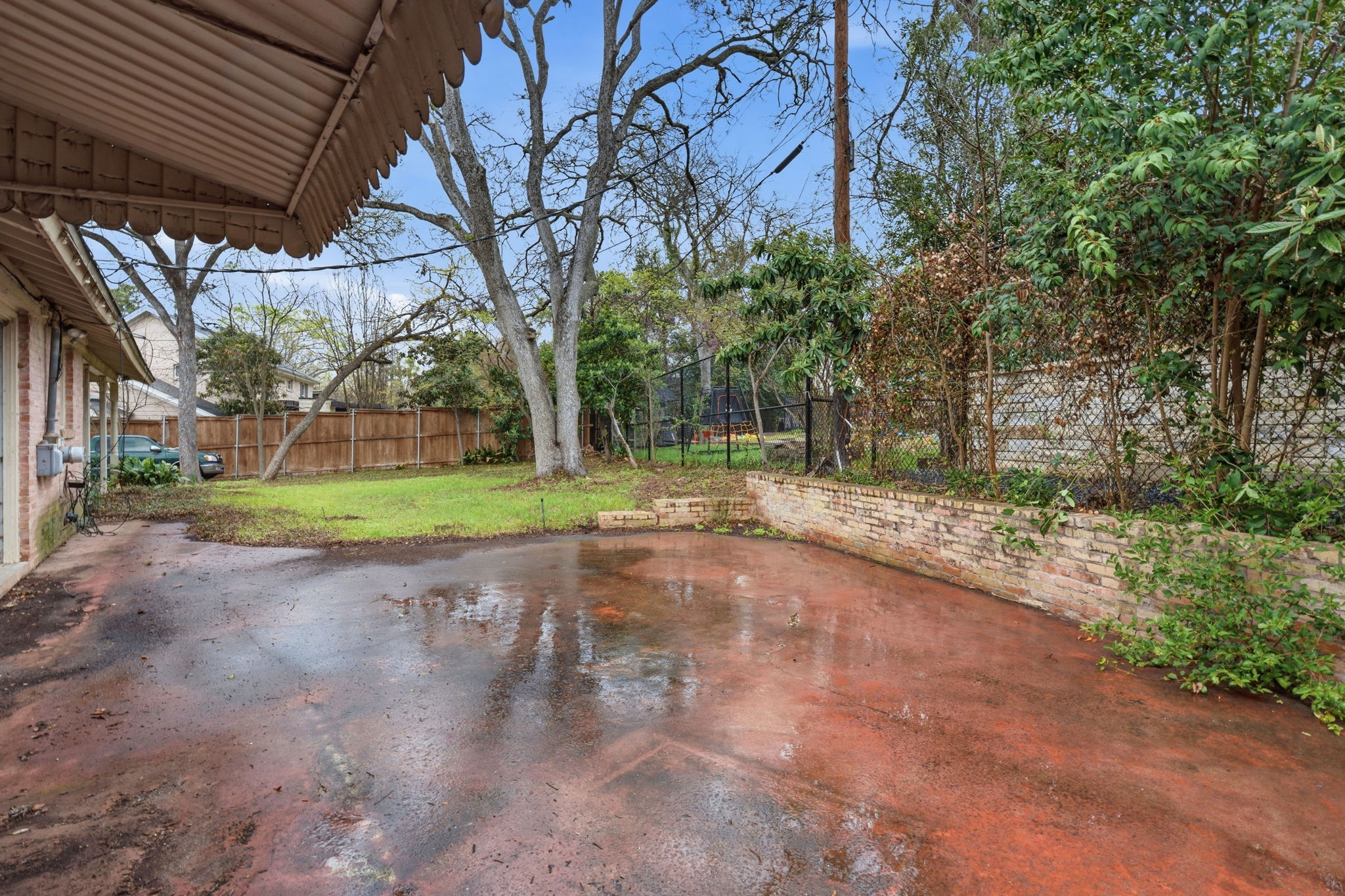 3400 Foothill Parkway Austin, TX 78731 - Photo 12 of 23 a view of a yard with a house