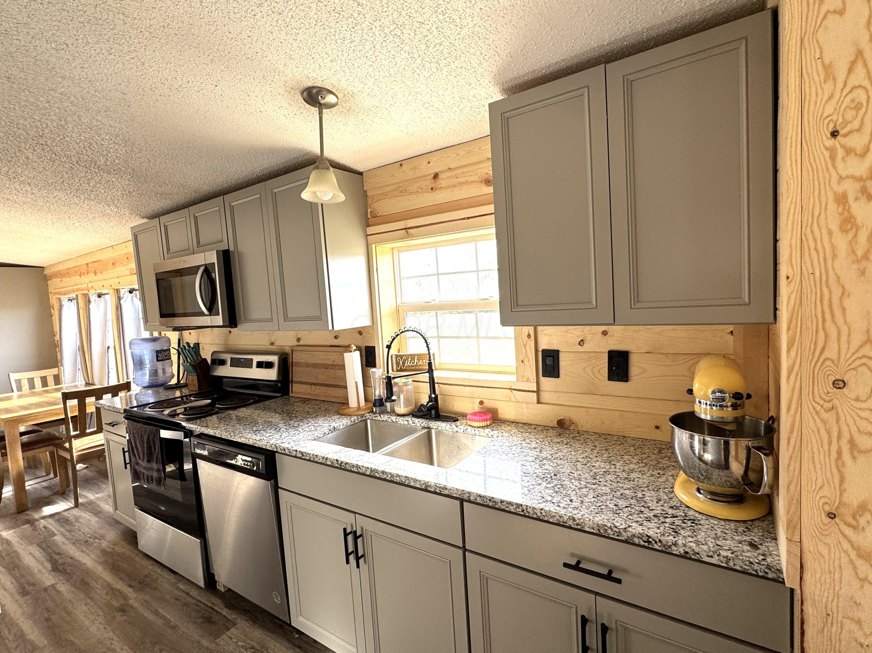 18670 Griffith Road Logan, OH 43138 - Photo 13 of 23 18670 new kitchen 2026 appliances included!