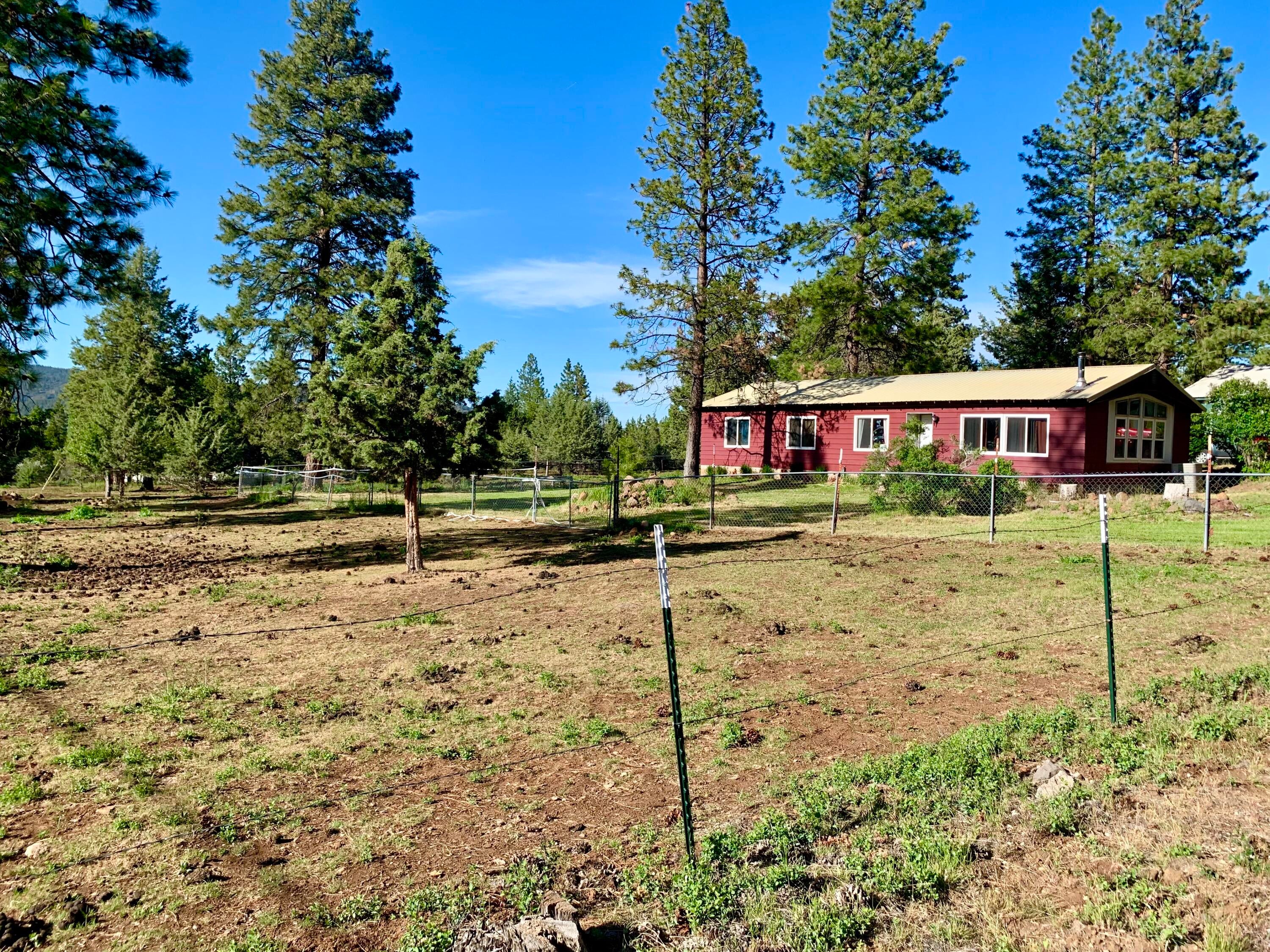 12183 Kann Springs Road Keno, OR 97627 - Photo 2 of 51 354A4122-7F5E-49C0-9145-6A0C310C40CA