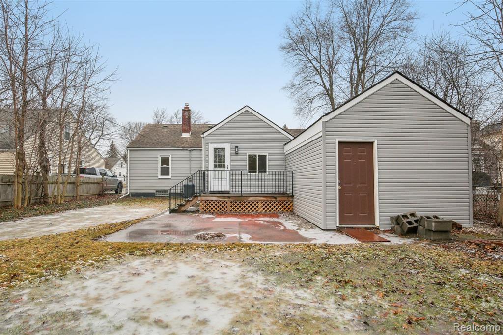 1591 Eaton Road Berkley, MI 48072 - Photo 28 of 32