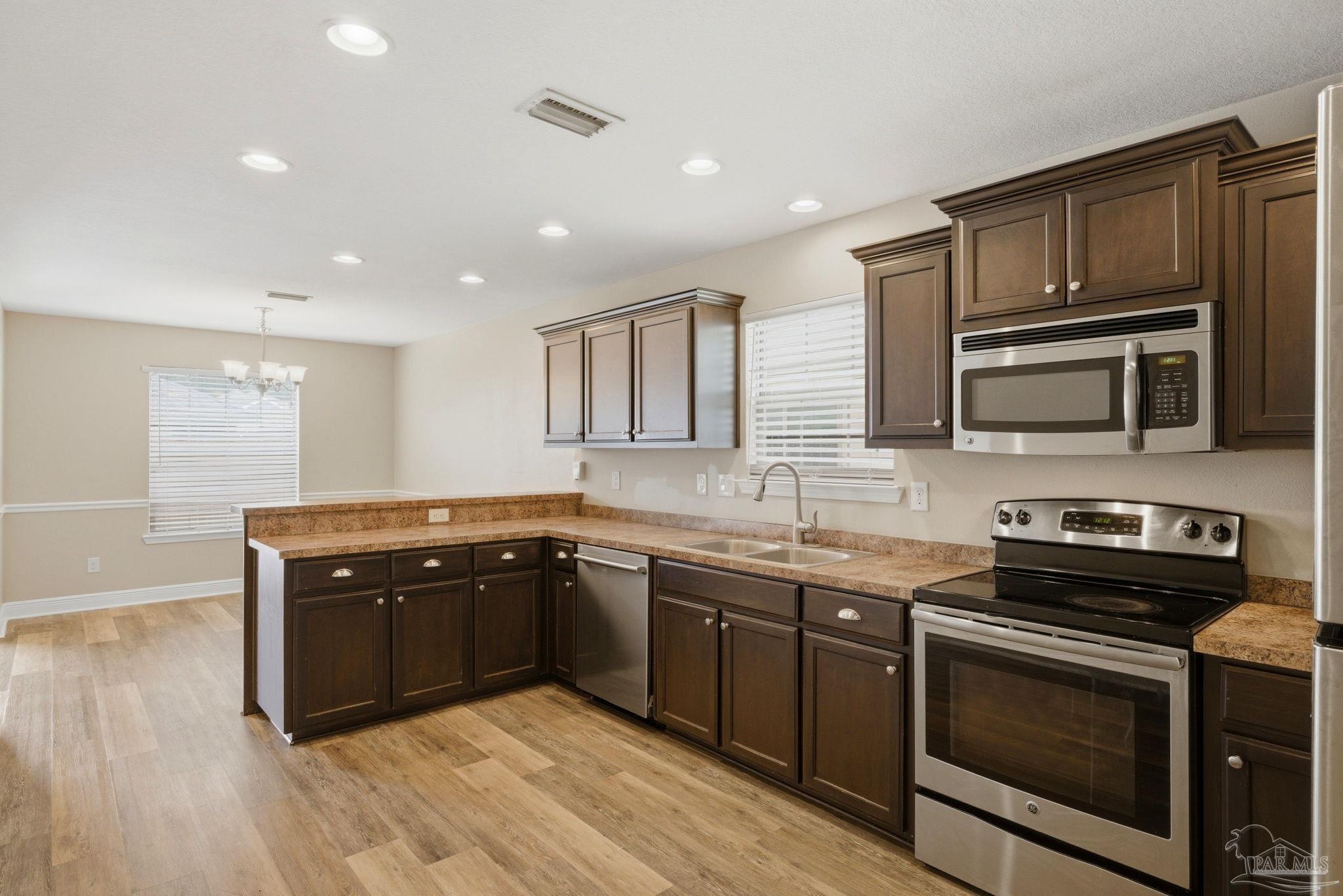 3799 Weatherstone Circle Pensacola, FL 32507 - Photo 9 of 32