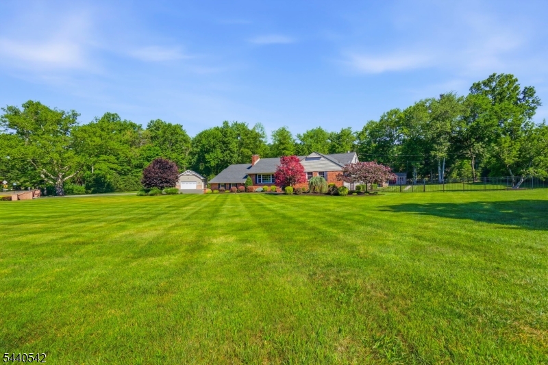 65 Washington Valley Road Warren, NJ 07059 - Photo 3 of 49