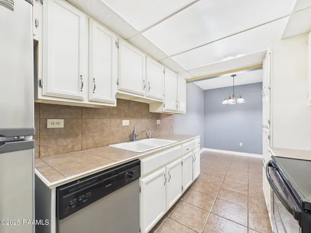 $115,000 | 200 Lodge Drive, Unit 1202, Lafayette, LA 70506