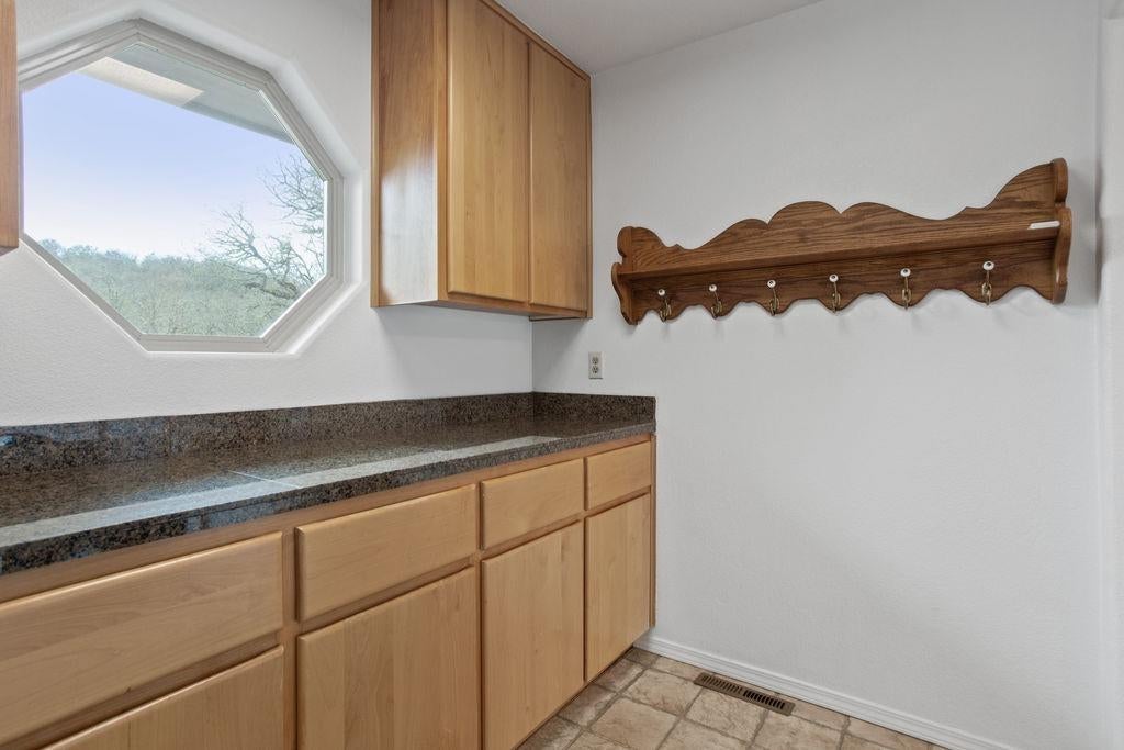 8664 Blackwell Road Central Point, OR 97502 - Photo 18 of 35 Additional Photo