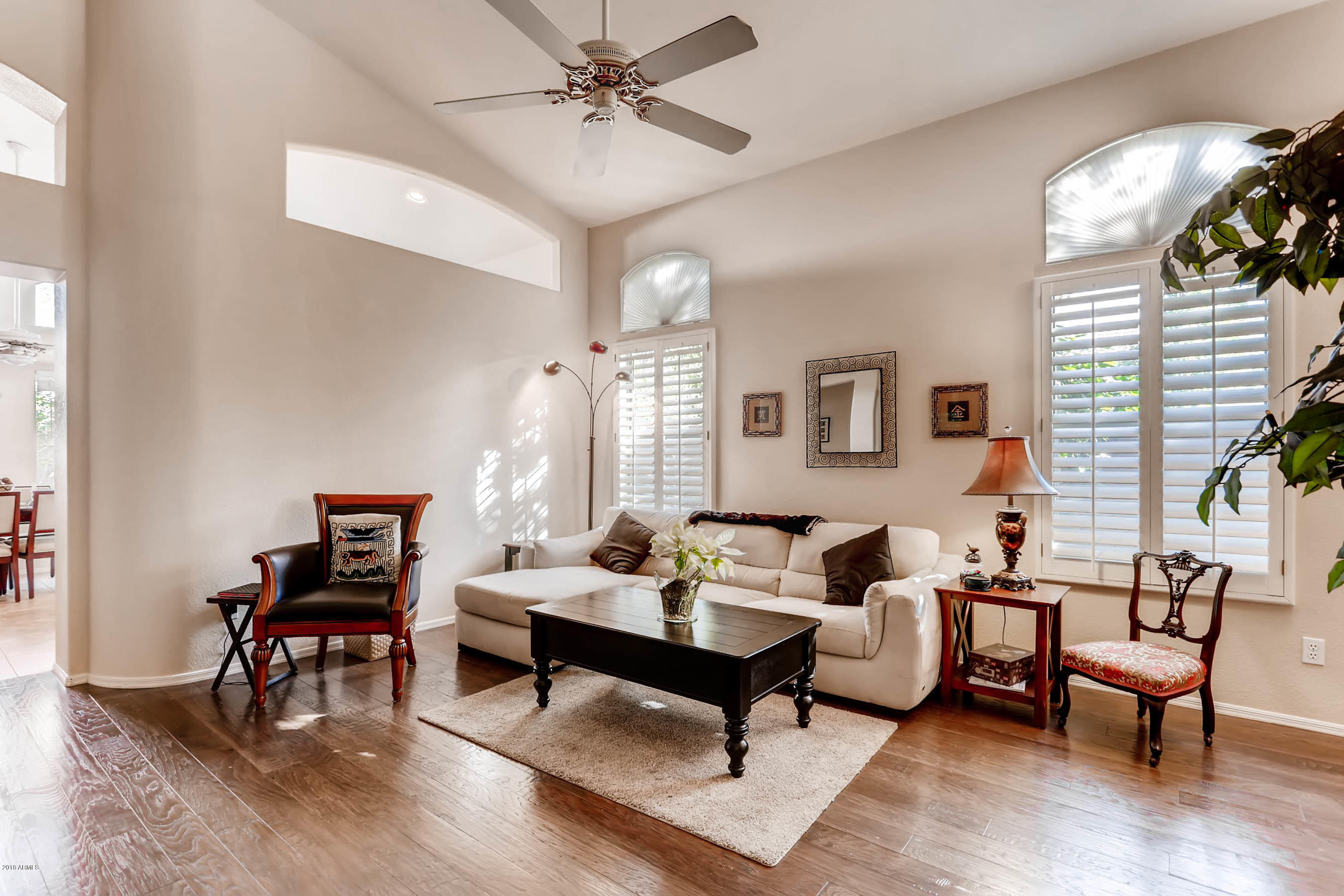 1322 West Escuda Road Phoenix, AZ 85027 - Photo 5 of 28 1322 W Escuda Rd Phoenix AZ-Living Room1