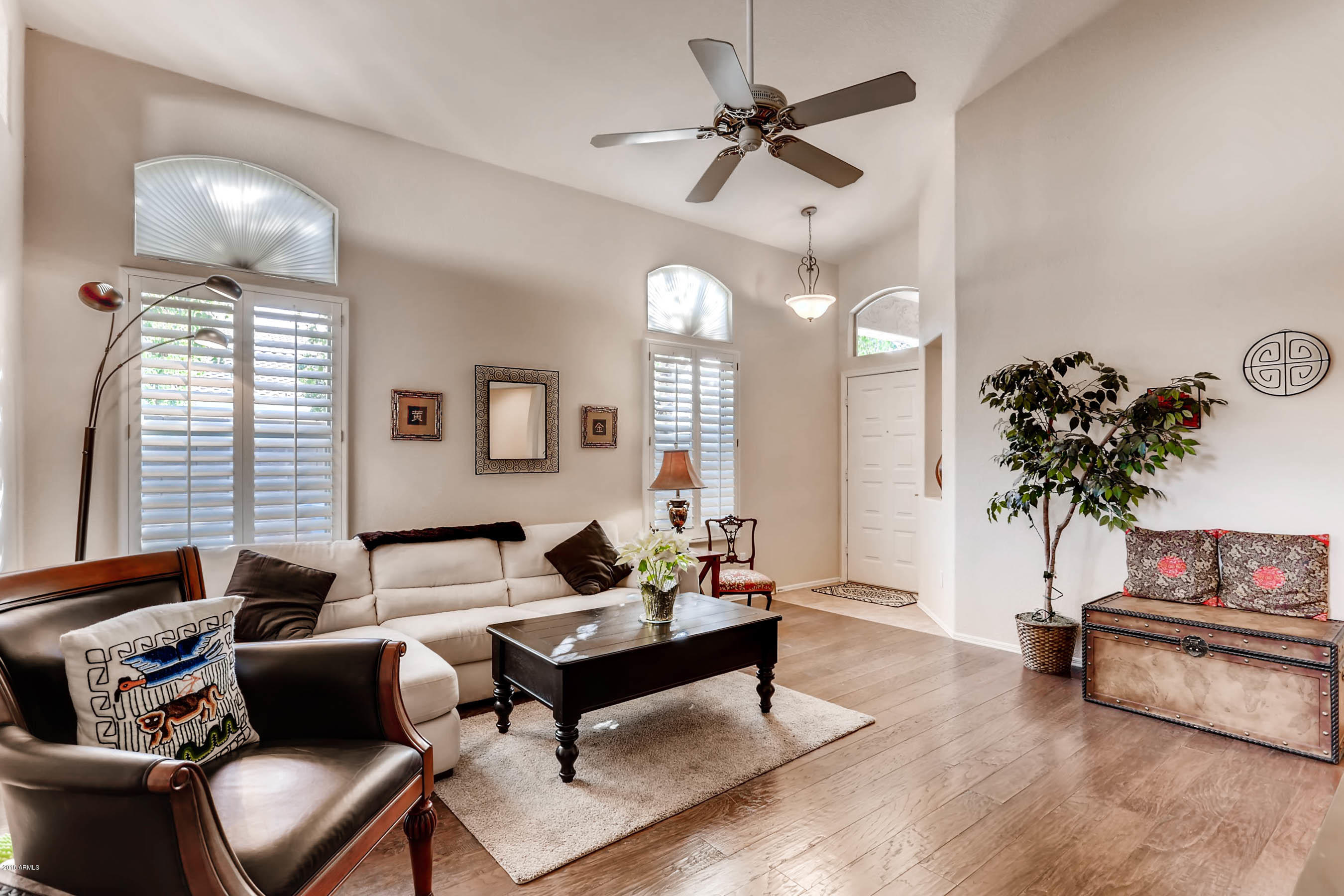 1322 West Escuda Road Phoenix, AZ 85027 - Photo 7 of 28 1322 W Escuda Rd Phoenix AZ-Liv Room 3