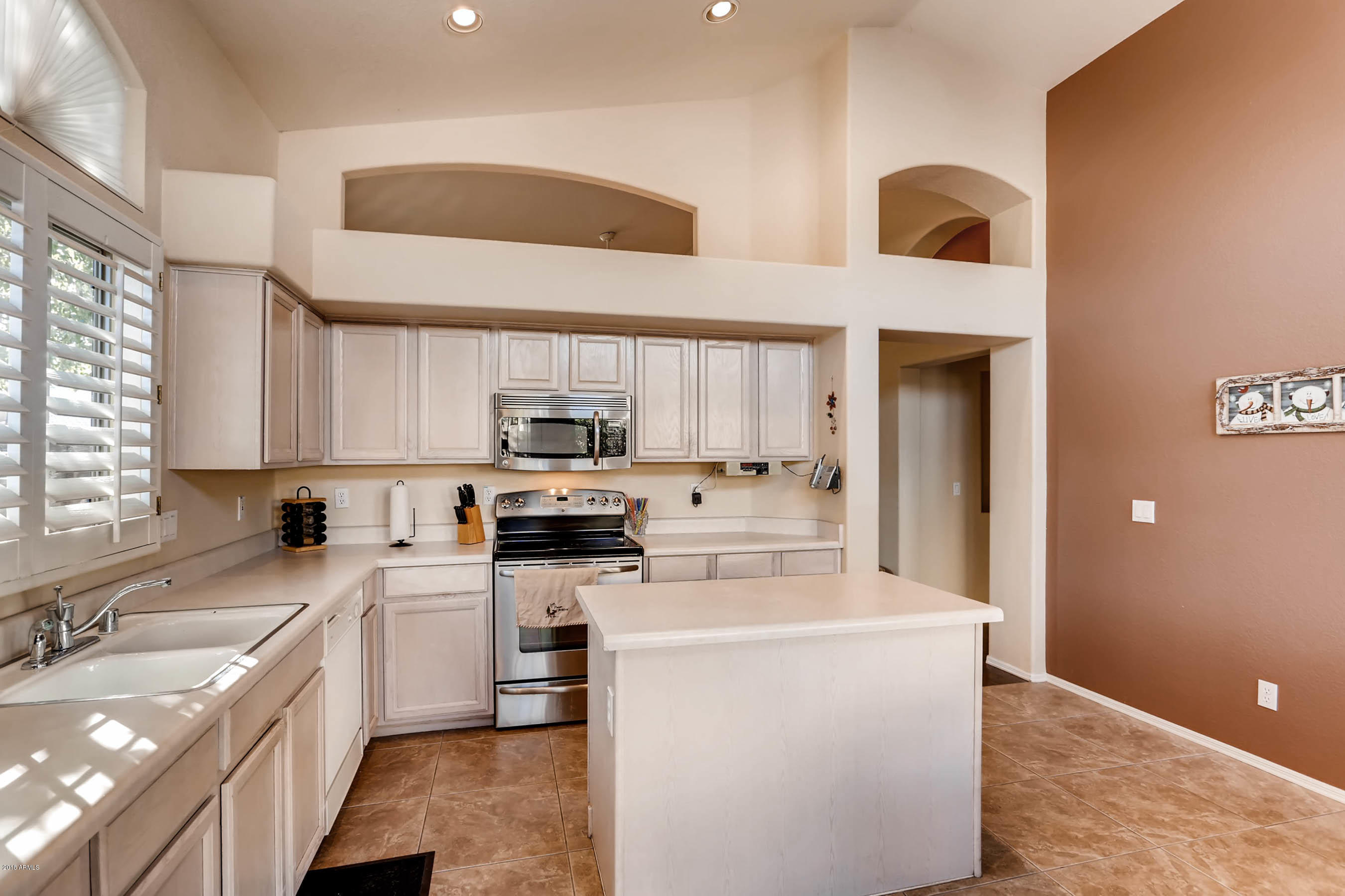 1322 West Escuda Road Phoenix, AZ 85027 - Photo 10 of 28 1322 W Escuda Rd Phoenix AZ-Kitchen-3