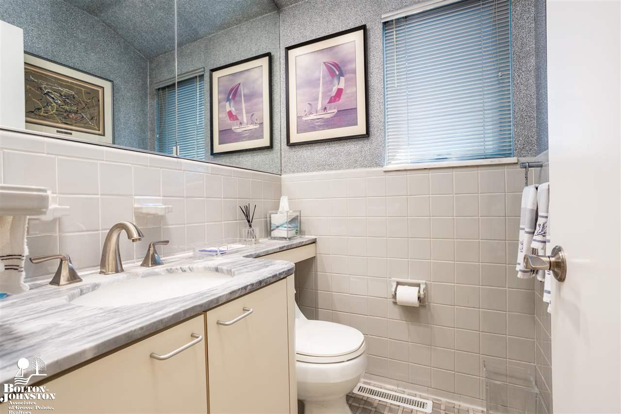 812 Bishop Road Grosse Pointe, MI 48230 - Photo 23 of 45