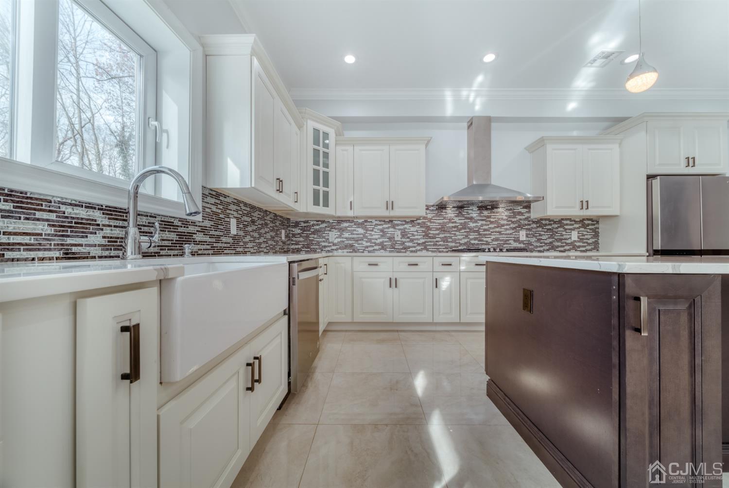 93 Meredith Road Colonia, NJ 07067 - Photo 12 of 46 Gallery Image 12