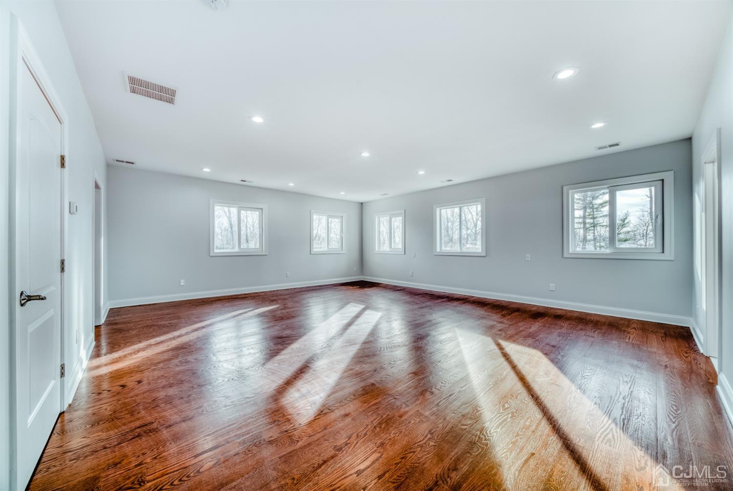 93 Meredith Road Colonia, NJ 07067 - Photo 26 of 46 Gallery Image 26