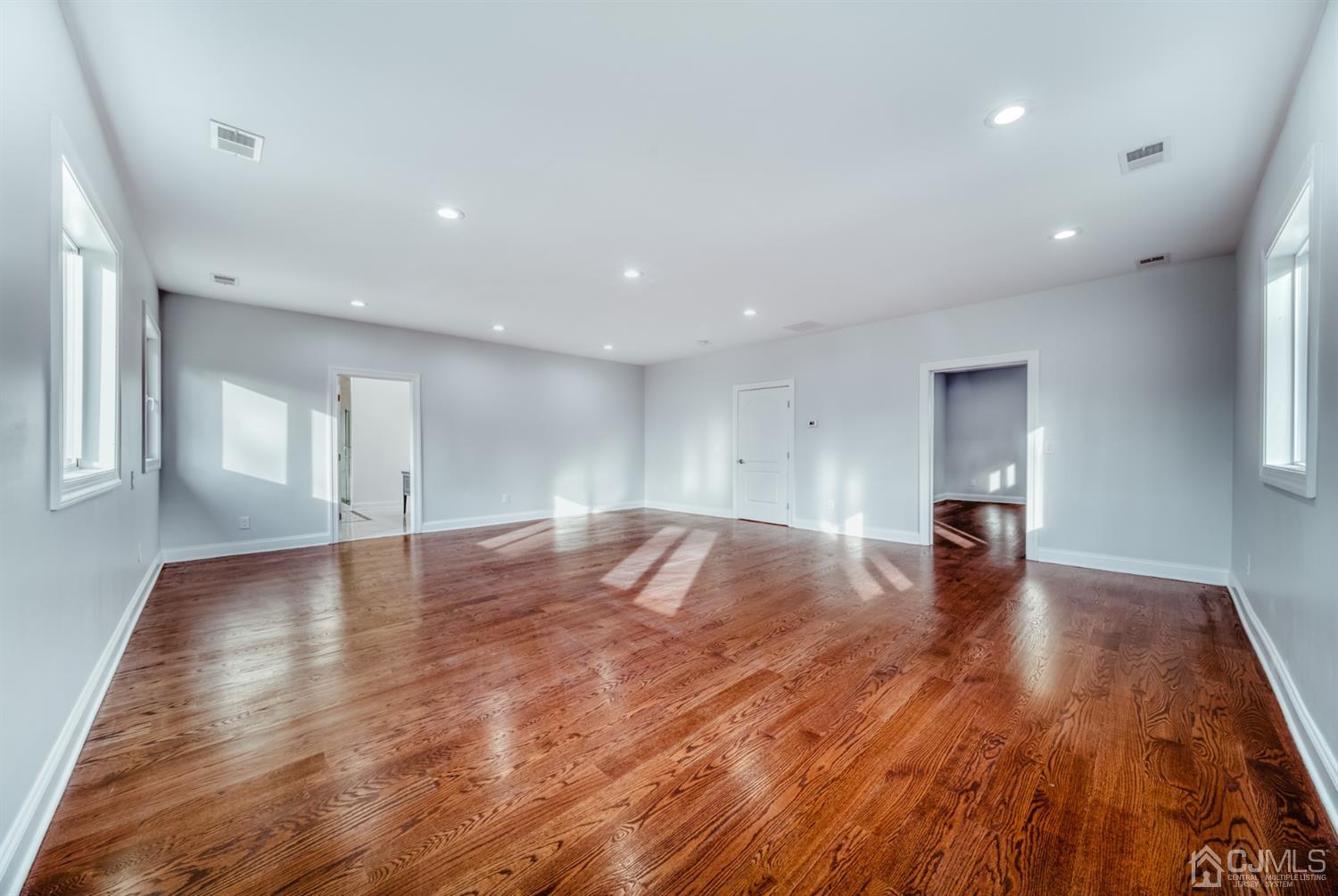 93 Meredith Road Colonia, NJ 07067 - Photo 27 of 46 Gallery Image 27