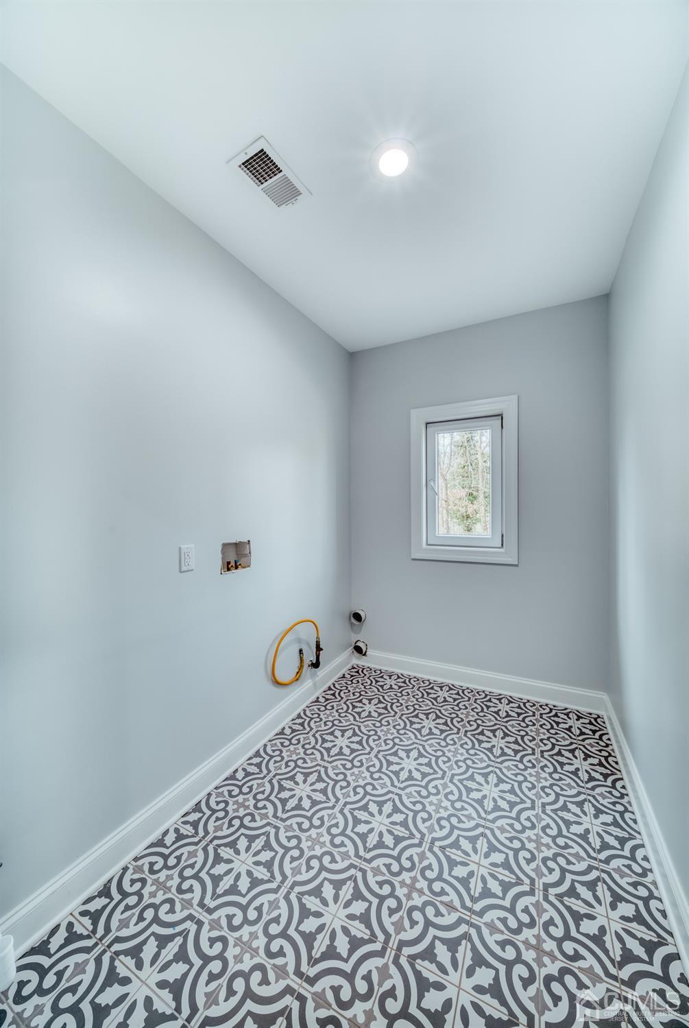 93 Meredith Road Colonia, NJ 07067 - Photo 33 of 46 Gallery Image 33