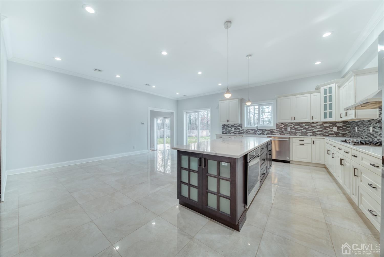 93 Meredith Road Colonia, NJ 07067 - Photo 8 of 46 Gallery Image 8