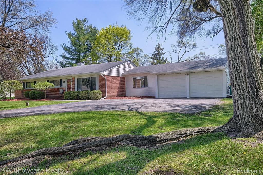37711 Carson Street Farmington, MI 48331 - Photo 2 of 25