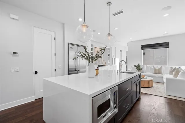 $2,800,000 | 520 13th Street, Huntington Beach, CA 92648