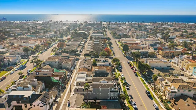 $2,800,000 | 520 13th Street, Huntington Beach, CA 92648