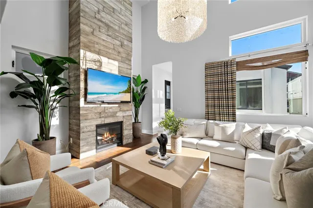 $2,800,000 | 520 13th Street, Huntington Beach, CA 92648