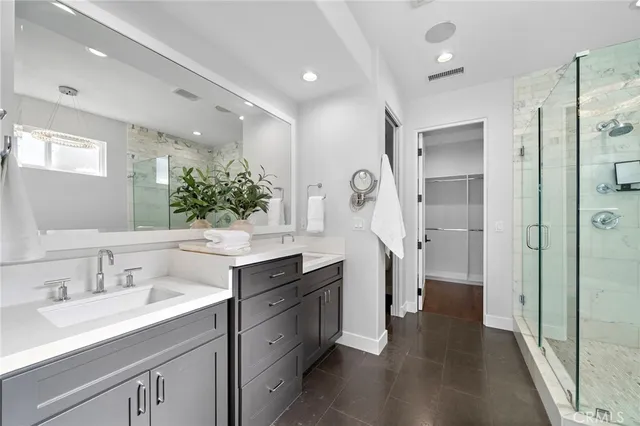 $2,800,000 | 520 13th Street, Huntington Beach, CA 92648