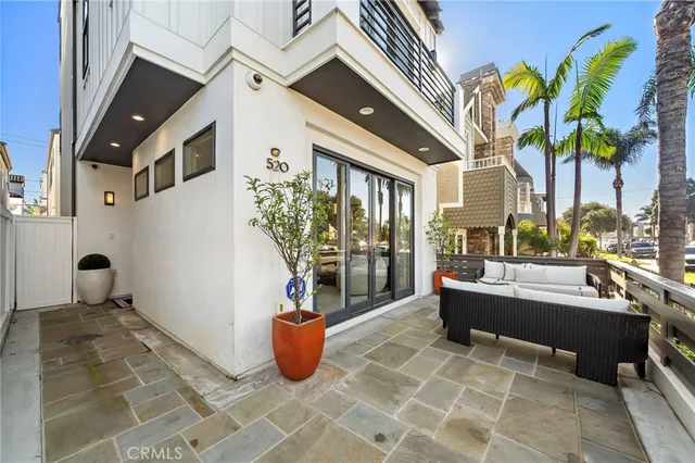 $2,800,000 | 520 13th Street, Huntington Beach, CA 92648